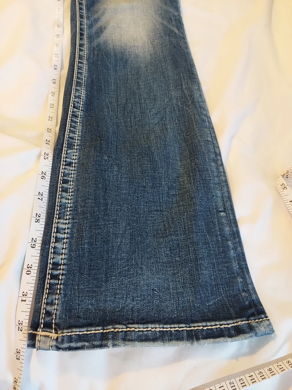 Miss Me Signature "M" Embroidered Mid-Rise Bootcut Jeans - Picture 7 of 9